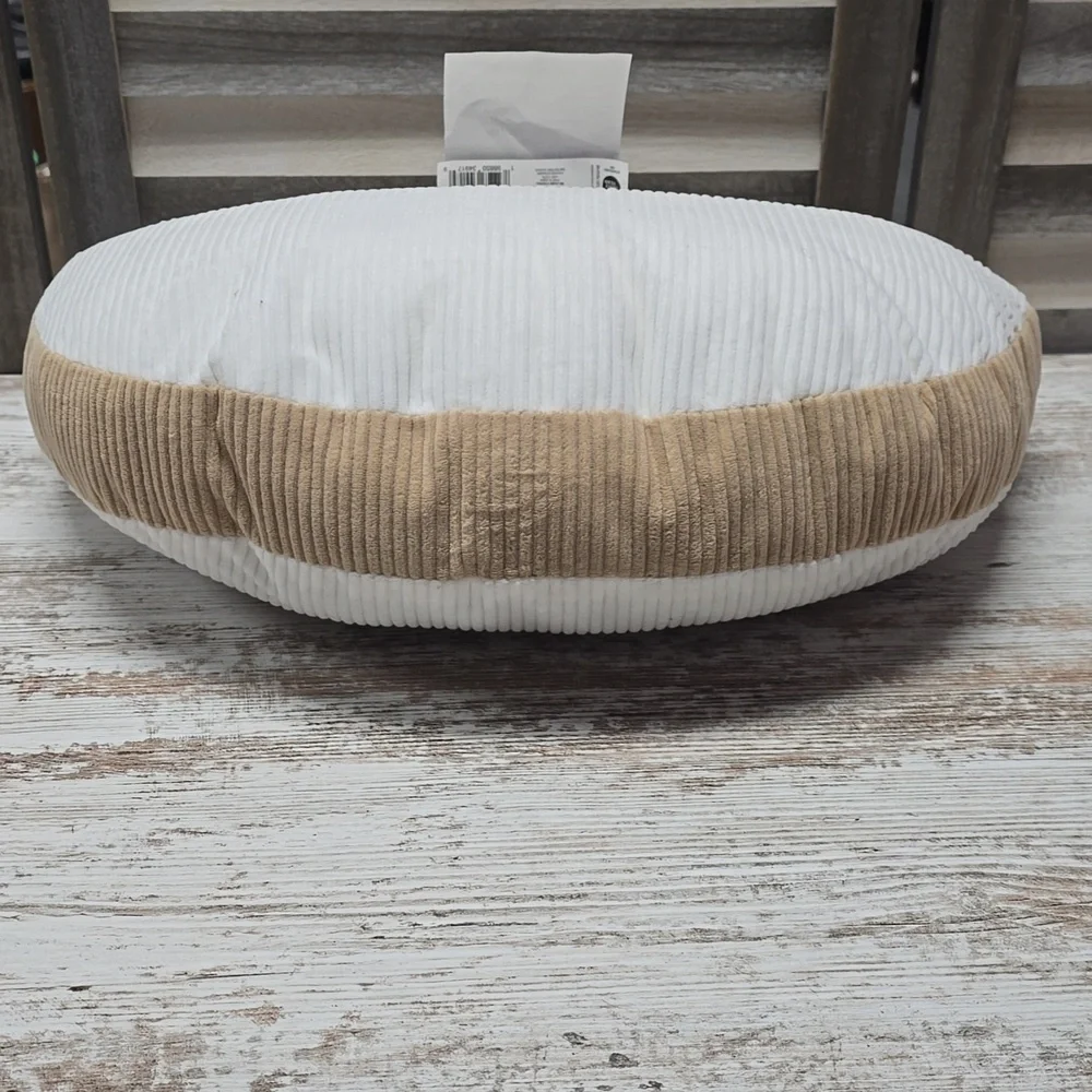 Room Essentials Half‑Moon Toss Pillow – 17
